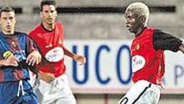 <b>ESTRENO. </b>David Etoo debutó ayer con la camiseta bermellona.