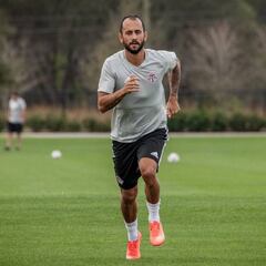 Víctor Vázquez ya la rompe en la MLS