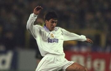 El ‘Ángel de Madrid’ desde joven dio muestra de su calidad con la camiseta blanca. Debutó a los 17 años con los merengues y en su segundo juego de Primera División consiguió anotar. Rápidamente se ganó la titularidad en el 11 de Jorge Valdano, en el 94, y fue llamado a la Selección Española a los 18 años. Desde entonces trazó toda una leyenda con 228 goles y 16 campeonatos oficiales en la Casa Blanca.