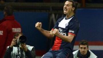 Ibrahimovic celebra uno de sus goles ante el Saint Etienne. 