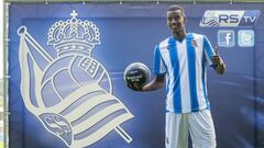 Alexander Isak, el d&iacute;a de su presentaci&oacute;n con la Real Sociedad. 