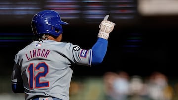 MILWAUKEE, WISCONSIN - SEPTEMBER 29: Francisco Lindor #12 of the New York Mets rounds first base after hitting a solo home run in the sixth inning against the Milwaukee Brewers at American Family Field on September 29, 2024 in Milwaukee, Wisconsin. John Fisher/Getty Images/AFP (Photo by John Fisher / GETTY IMAGES NORTH AMERICA / Getty Images via AFP)