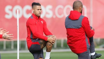 Mariano Díaz se entrena con el Sevilla en la ciudad deportiva junto a Marcao