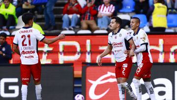 Roberto Alvarado celebrates his goal 0-1 of Guadalajara during the 12th round match between Pachuca and Guadalajara as part of the Liga BBVA MX, Torneo Apertura 2024 at Hidalgo Stadium on October 19, 2024 in Pachuca, Hidalgo, Mexico.
