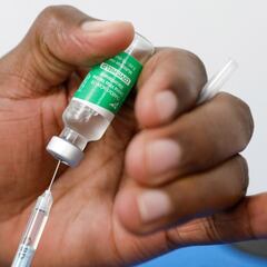 Vacuna AstraZeneca en Colombia: a quién se le está aplicando, efectos secundarios y qué "efectos adversos" vigila Invima