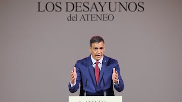 El presidente del Gobierno en funciones y secretario general del PSOE, Pedro Sánchez, interviene durante un encuentro en el Ateneo de Madrid, a 4 de septiembre de 2023, en Madrid (España). Sánchez ha sido el primer invitado al Ateneo de Madrid, en el comienzo de un ciclo de conferencias políticas. El acto tiene lugar al día siguiente de inaugurar el nuevo curso político con un acto del PSOE en Málaga, en calidad de secretario general de los socialistas. Además, el encuentro tiene lugar en plena ronda de contactos del líder del PP, para la sesión de investidura que se celebrará el 26 y 27 de septiembre y para la que por el momento no cuenta con los apoyos necesarios para ser presidente.
04 SEPTIEMBRE 2023;VERANO;ATENEO;VUELTA;CURSO POLITICO
Eduardo Parra / Europa Press
04/09/2023