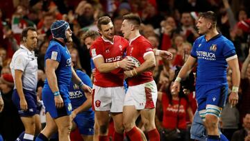 Transici車n expr谷s en la Gales de Pivac y la Irlanda de Farrell