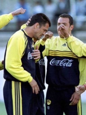 Carlos Hermosillo y Cuauhtémoc Blanco compartieron cancha con el América.