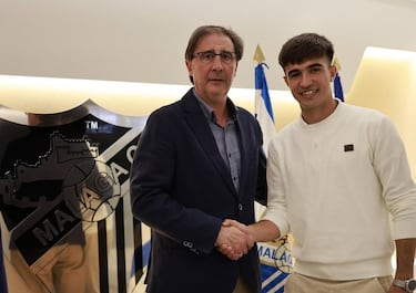El M¨¢laga ata a Pablo Arriaza