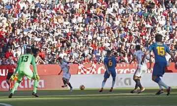 Gol 1-0 de Ben Yedder a pase de Navas 