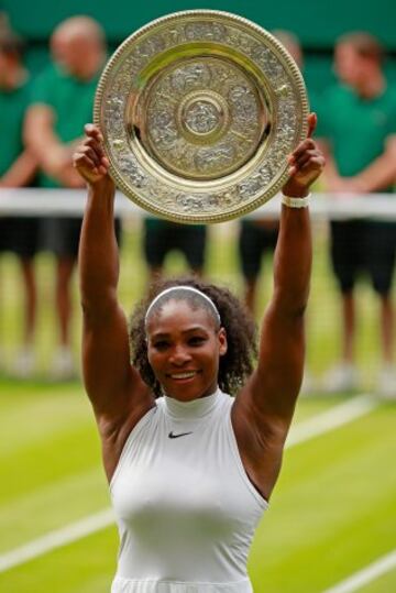 Serena Williams gana la final de Wimbledon de Contra la alemana Angelique Kerber en dos set 7-5 y 6-3