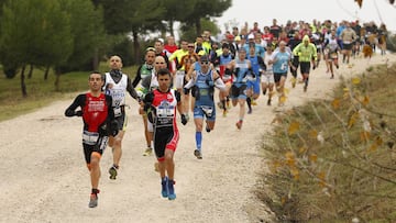 Los participantes del II Du Cross Villa de Madrid corren durante la edicic&oacute;n de 2016.