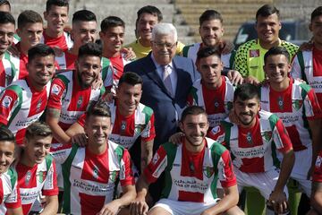 Mahmoud Abbas visitó al plantel de Palestino durante la jornada de hoy. Estas fueron las mejores postales que dejó el encuentro.