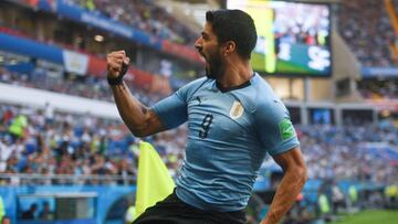 Suárez mete a Uruguay en octavos y despide a Arabia Saudí