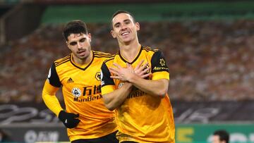 WOLVERHAMPTON, ENGLAND - DECEMBER 15: Daniel Podence of Wolverhampton Wanderers celebrates after scoring their team's first goal during the Premier League match between Wolverhampton Wanderers and Chelsea at Molineux on December 15, 2020 in Wolverham
