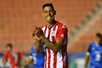 'El Comandante' dejó las filas de Necaxa para llegar al Atlético de San Luis de Guillermo Vázquez. Este parecía uno de los mejores movimientos en el mercado de verano. Por alguna u otra razón, la dupla entre Nicolás Ibáñez y Quiroga no pudo ser tan prolífica como se pronosticaba. El delantero argentino jugó 15 partidos (13 como titular) y marcó tres goles. Mauro no pudo ser este semestre ese futbolista al que nos tiene acostumbrados.
