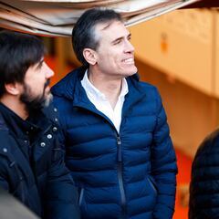 Corona: “¿Rafa Mir? Serán varias semanas sin estar con el equipo”