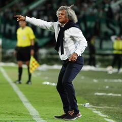 El Atanasio Girardot, a los pies de Alberto Gamero