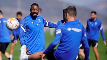 29/04/22  Entrenamiento del Granada CF 
 Neyder Lozano











