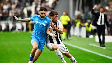 Khvicha Kvaratskhelia y Nicolo Savona