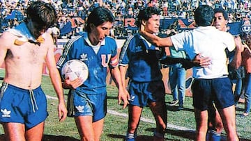 La pérdida de categoría de la 'U' es uno de los descensos más recordados de la historia del fútbol chileno.