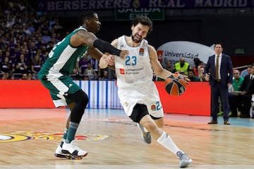 Sergio Llull con el balón. 