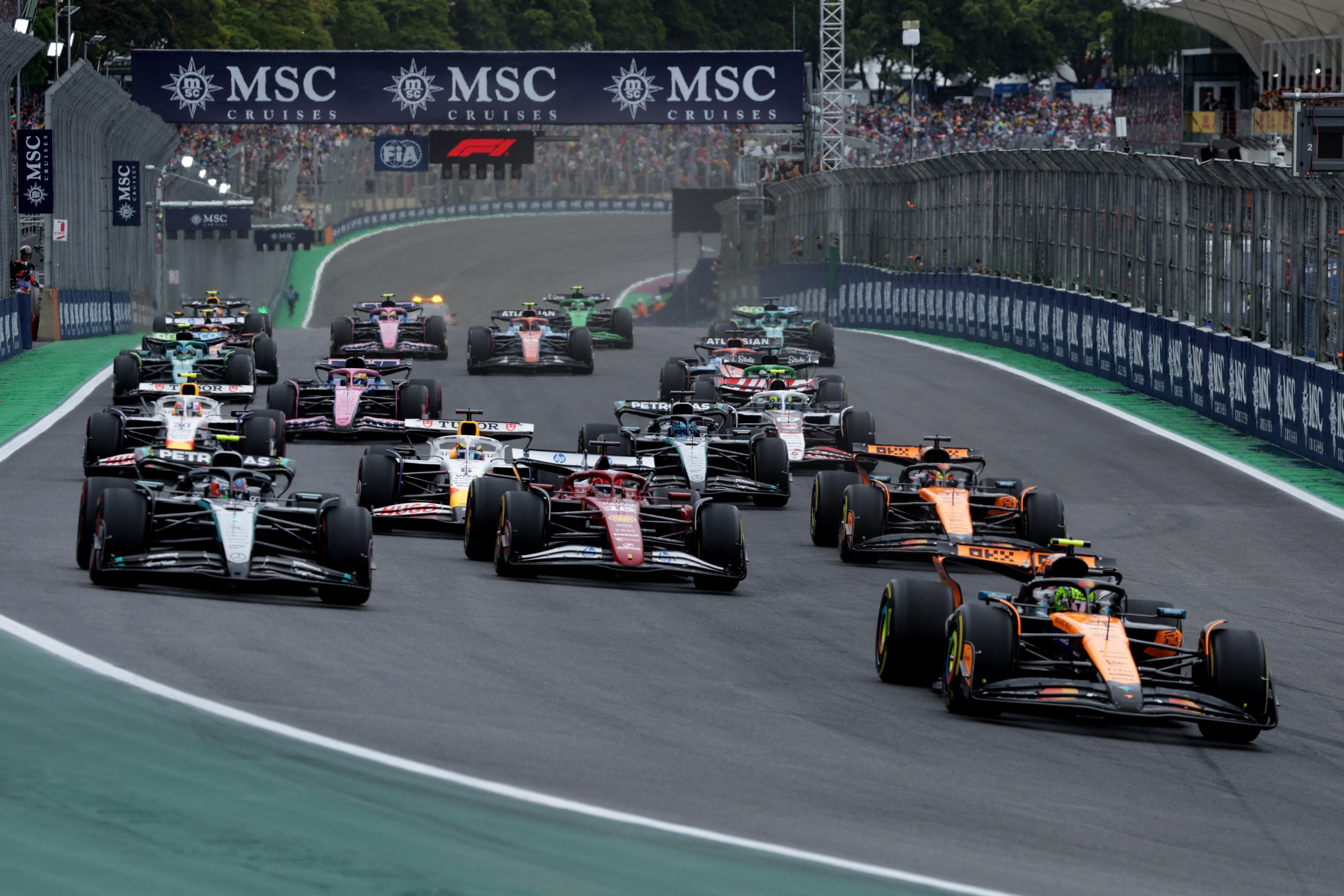 Salida de la F1 en Brasil.