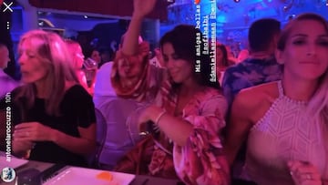 Las imágenes de Messi, Antonella y Sofi Balbi de cena en un conocido restaurante de Ibiza