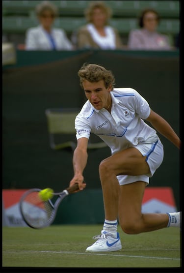 Años: 1983, 1984 y 1988.