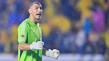 Nahuel Guzman of Tigres during the 11th round match between Tigres UANL and Puebla as part of the Liga BBVA MX, Torneo Apertura 2024 at Universitario Stadium on October 05, 2024 in Monterrey, Nuevo Leon, Mexico.