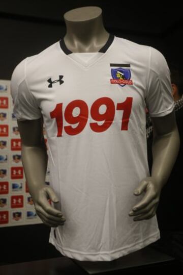 Colo Colo lanza camiseta conmemorativa