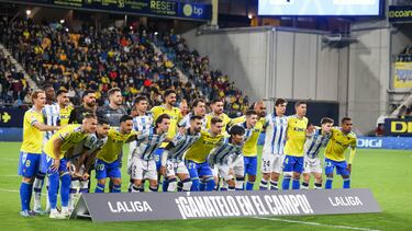 21/12/23 PARTIDO PRIMERA DIVISION
CADIZ - REAL SOCIEDAD
FORMACION CONJUNTA CARTEL PROTESTA CONTRA SUPERLIGA GANATELO EN EL CAMPO