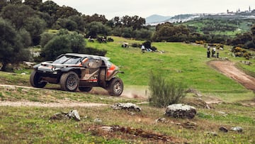 Sebastien Loeb con el Dacia Sandrider que ganó el Rally de Portugal.