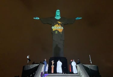 Cristo Redentor se ilumina como símbolo de unión ante coronavirus