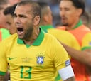 Dani Alves, el noveno emperador de los laterales en Brasil