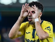 Villarreal's French forward #09 Georges Mikautadze celebrates scoring the opening goal during the UEFA Champions League, league phase day 2 football match between Villarreal CF and Juventus at La Ceramica stadium in Vila-real on October 1, 2025. (Photo by Jose Jordan / AFP)