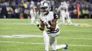 MINNEAPOLIS, MN - DECEMBER 1: Byron Jones #31 of the Dallas Cowboys celebrates an incomplete pass on third down in the third quarter of the game against the Minnesota Vikings on December 1, 2016 at US Bank Stadium in Minneapolis, Minnesota.   Hannah Foslien/Getty Images/AFP
 == FOR NEWSPAPERS, INTERNET, TELCOS &amp; TELEVISION USE ONLY ==