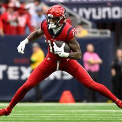 How does Nico Collins’ new contract with the Texans compare to other receivers in the league?