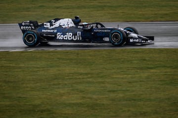 Formula 1 teams reveal their cars for the 2018 season