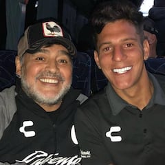El portero de los Dorados se tatúa la cara de Maradona con la frase "Creo en Dios"