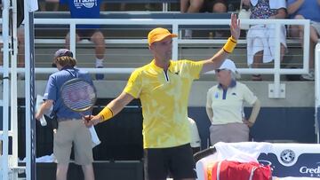 Roberto Bautista celebra su triunfo contra Cameron Norrie en Cincinnati.