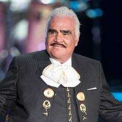 Realizan traqueotomía a Vicente Fernández, le retiran la intubación