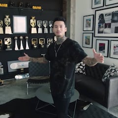 Nyjah Huston enseña su casa con sala de trofeos, juegos, gimnasio y el skatepark privado