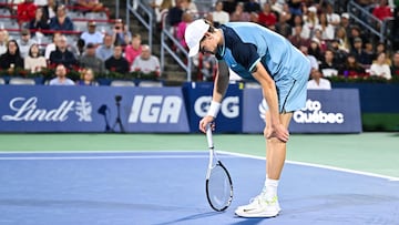 MONTREAL, CANADA - AUGUST 10: Jannik Sinner of Italy rests against Andrey Rublev in the Men's Singles quarterfinals round match during Day Five of the ATP Masters 1000 National Bank Open at Stade IGA on August 10, 2024 in Montreal, Canada. Minas Panagiotakis/Getty Images/AFP (Photo by Minas Panagiotakis / GETTY IMAGES NORTH AMERICA / Getty Images via AFP)