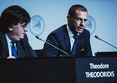 Crónica de una muerte anunciada. Después de que todas las ligas suspendieran sus campeonatos y la pandemia del COVID-19 se fue propagando más y más, la UEFA se vio obligada a aplazar la Eurocopa un año. Todavía está pendiente de cómo se organizará el torneo, pues estaba previsto que se jugara en 12 países, algo que parece inviable vista la situación actual. 