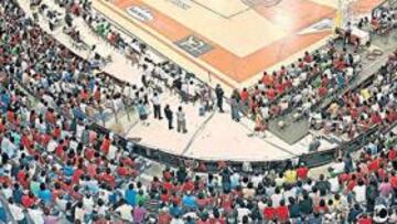 <b>SIGUE LA EXPECTACIÓN. </b>Ourense espera vivir el mismo ambiente que el jueves disfrutaron los internacionales españoles en el Palacio de los Deportes de Gijón (en la foto).