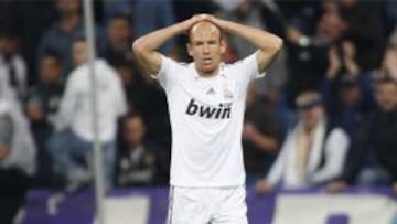 Arjen Robben se lamenta por una ocasión perdida