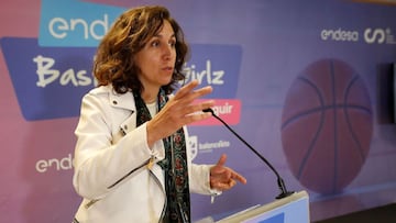 La secretaria de Estado para el Deporte, Irene Lozano interviene en la presentaci&oacute;n del proyecto &#039;BasketGirlz&#039;.