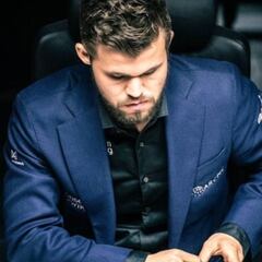 Anish Giri le regala a Carlsen
la tercera final del Chessable