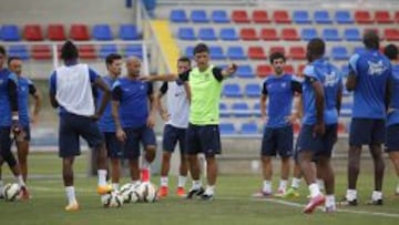 Mendilibar en el entrenamiento con el Levante